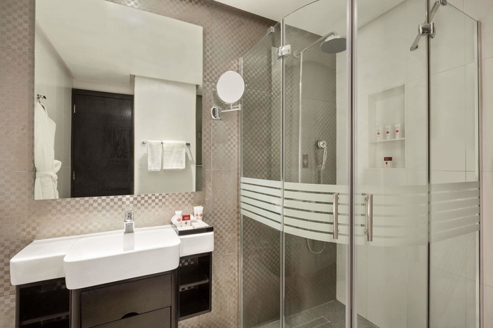 Imagen de la habitación del Hotel Wyndham Garden Manama. Foto 9