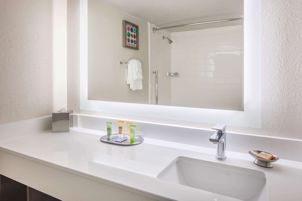 Imagen de la habitación del Hotel Wyndham Garden Marietta Atlanta North. Foto 15