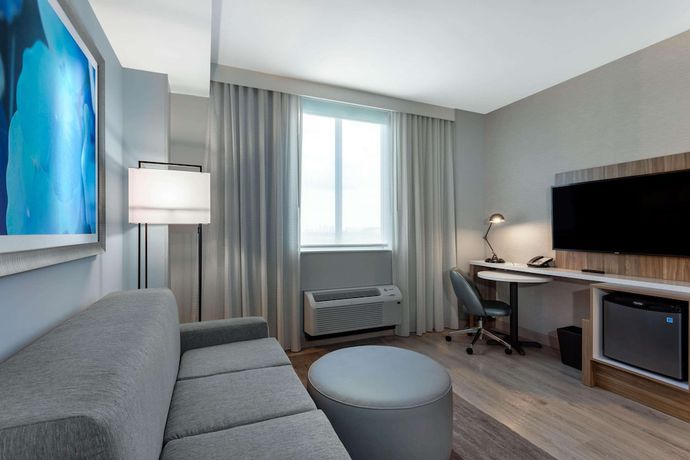 Imagen de la habitación del Hotel Wyndham Garden Miami International Airport. Foto 15