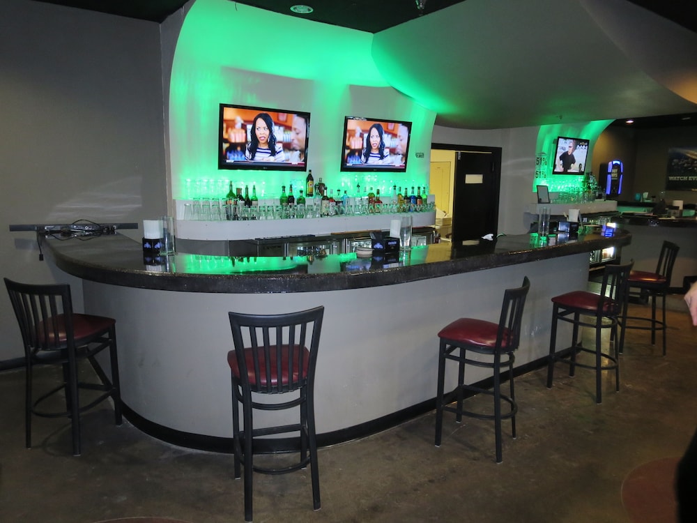 Imagen del bar/restaurante del Hotel Wyndham Garden Midland. Foto 4