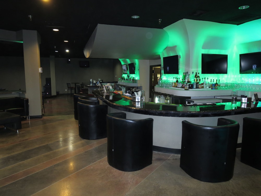 Imagen del bar/restaurante del Hotel Wyndham Garden Midland. Foto 5