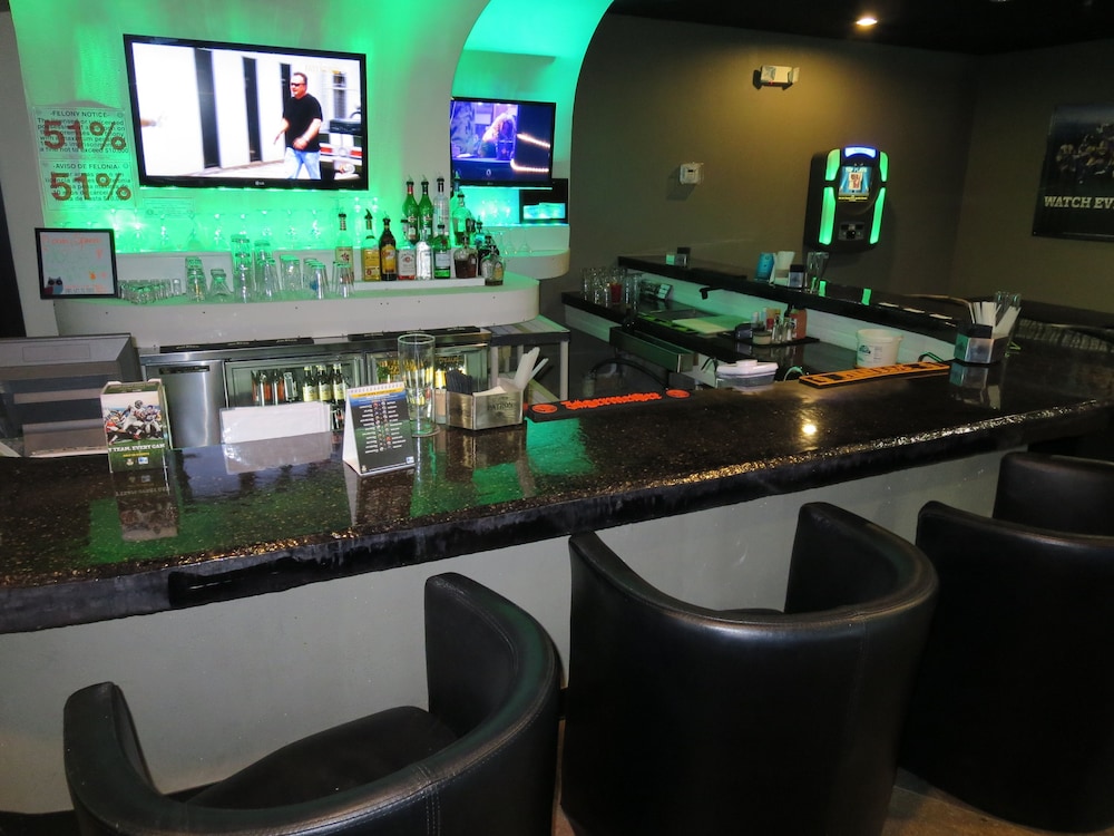 Imagen del bar/restaurante del Hotel Wyndham Garden Midland. Foto 7