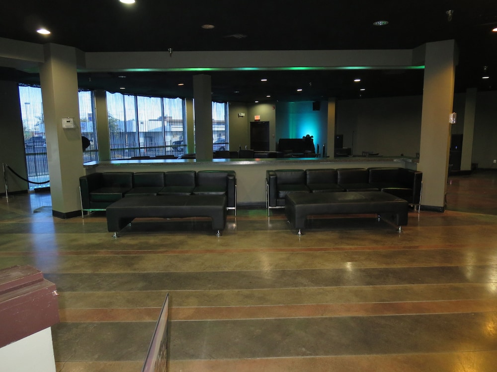 Imagen del bar/restaurante del Hotel Wyndham Garden Midland. Foto 10