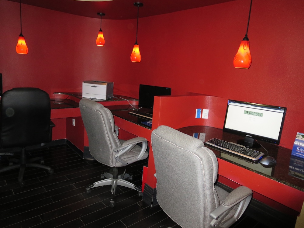 Imagen de los interiores del Hotel Wyndham Garden Midland. Foto 16