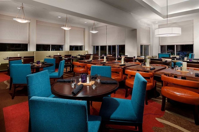 Imagen del bar/restaurante del Hotel Wyndham Garden New Orleans Airport. Foto 3