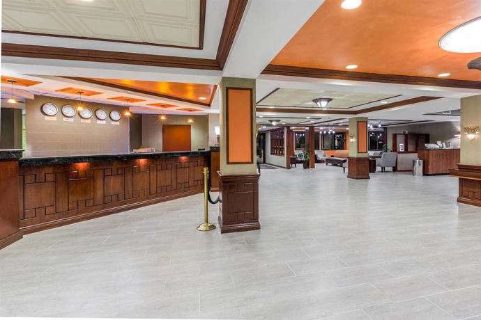 Imagen de los interiores del Hotel Wyndham Garden Newark Airport. Foto 11