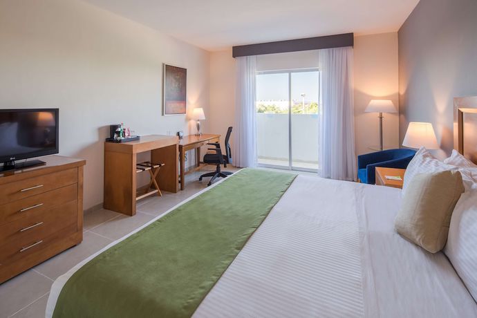 Imagen de la habitación del Hotel Wyndham Garden Playa Del Carmen. Foto 8