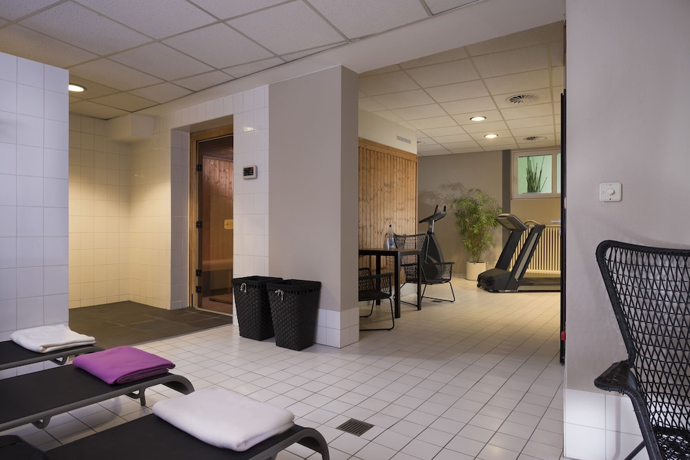 Imagen de la piscina del Hotel Wyndham Garden Potsdam. Foto 19