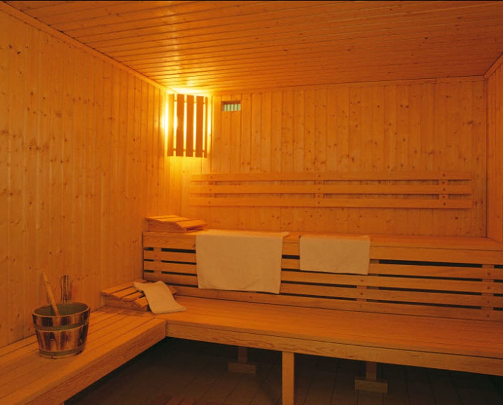 Imagen de la piscina del Hotel Wyndham Garden Potsdam. Foto 20