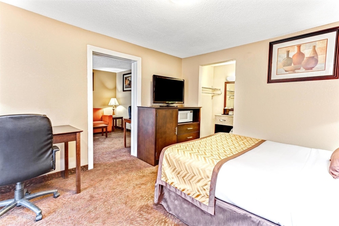 Imagen de la habitación del Hotel Wyndham Garden Romulus Detroit Metro Airport. Foto 10