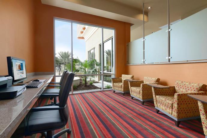 Imagen de los interiores del Hotel Wyndham Garden San Antonio Riverwalk/Museum Reach. Foto 8