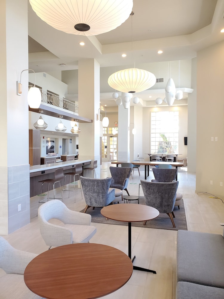 Imagen de los interiores del Hotel Wyndham Garden San Diego Near Seaworld. Foto 12