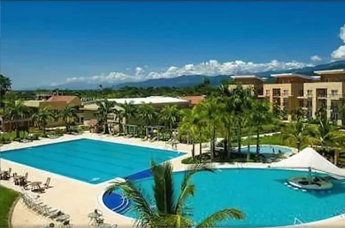 Imagen de la piscina del Hotel Wyndham Garden Villavicencio. Foto 18