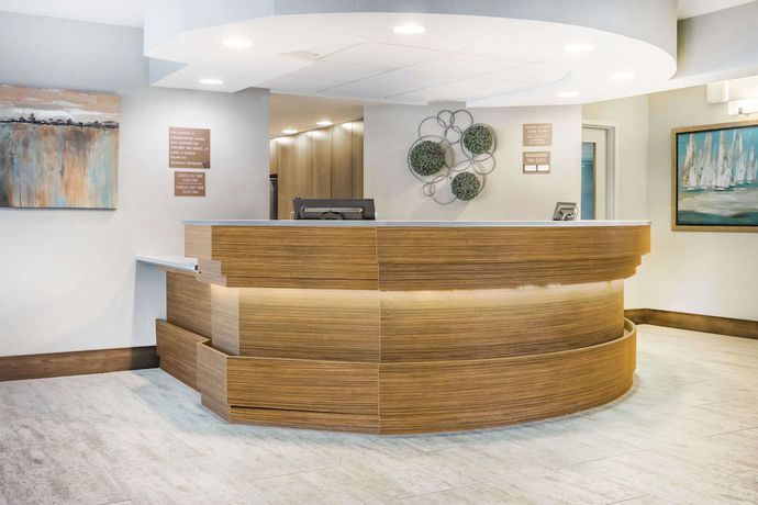 Imagen de los interiores del Hotel Wyndham Garden Washington DC Area. Foto 9