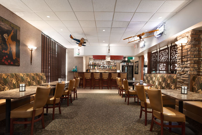 Imagen del bar/restaurante del Hotel Wyndham Garden Wichita Downtown, Wichita. Foto 4