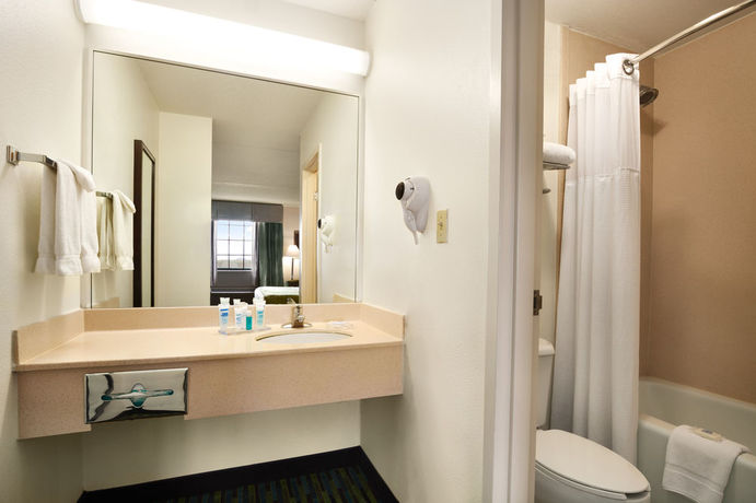 Imagen general del Hotel Wyndham Garden Wichita Downtown, Wichita. Foto 6