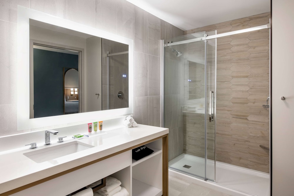 Imagen de la habitación del Hotel Wyndham Garden Winnipeg Airport. Foto 8