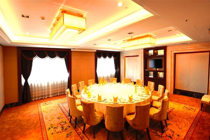 Imagen del bar/restaurante del Hotel Wyndham Garden Wuyishan. Foto 2