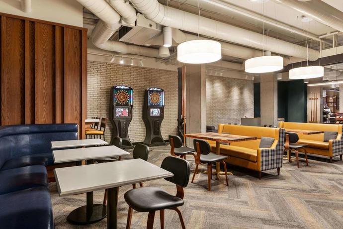 Imagen del bar/restaurante del Hotel Wyndham Garden at Niagara Falls. Foto 10