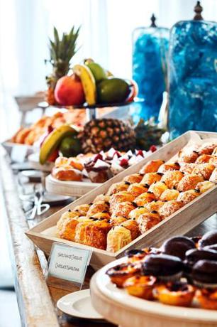 Imagen del bar/restaurante del Hotel Wyndham Grand Algarve. Foto 2