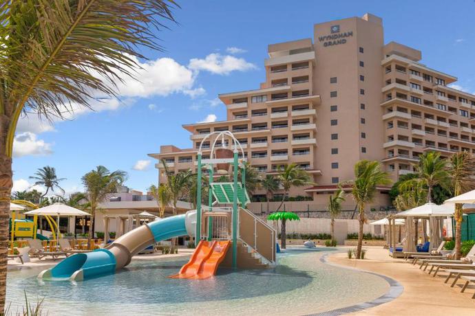 Imagen general del Hotel Wyndham Grand Cancun All Inclusive Resort and Villas. Foto 1