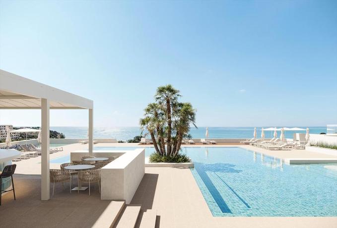Imagen de la piscina del Hotel Wyndham Grand Carvoeiro Algarve. Foto 24