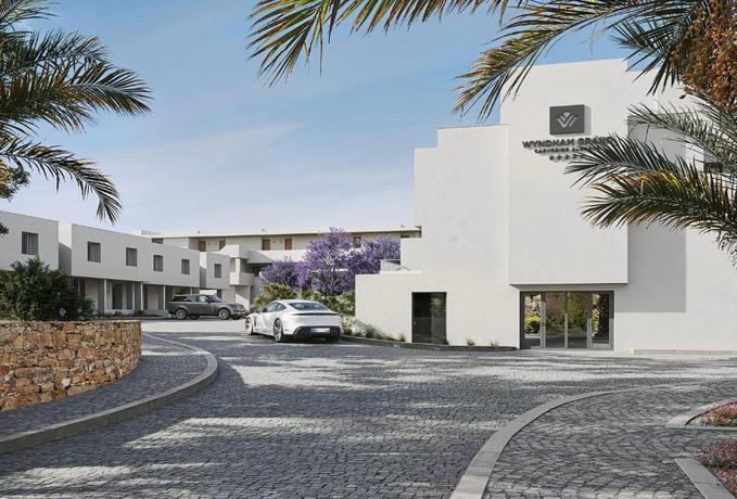 Imagen de los exteriores del Hotel Wyndham Grand Carvoeiro Algarve. Foto 18