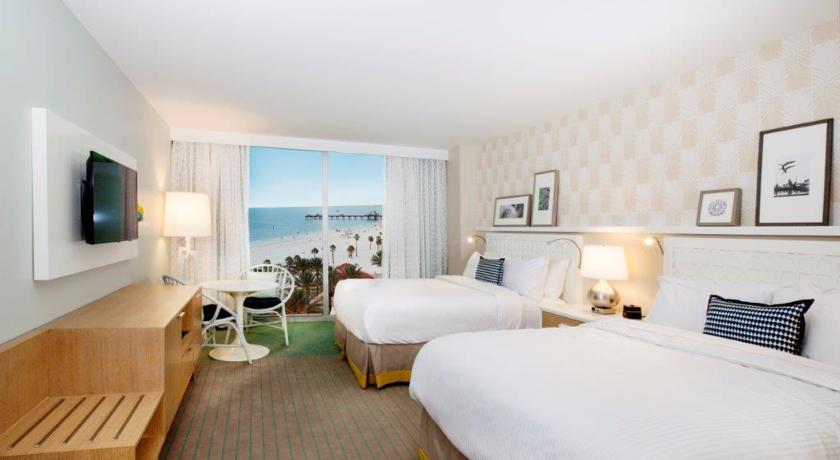 Imagen de la habitación del Hotel Wyndham Grand Clearwater Beach. Foto 11