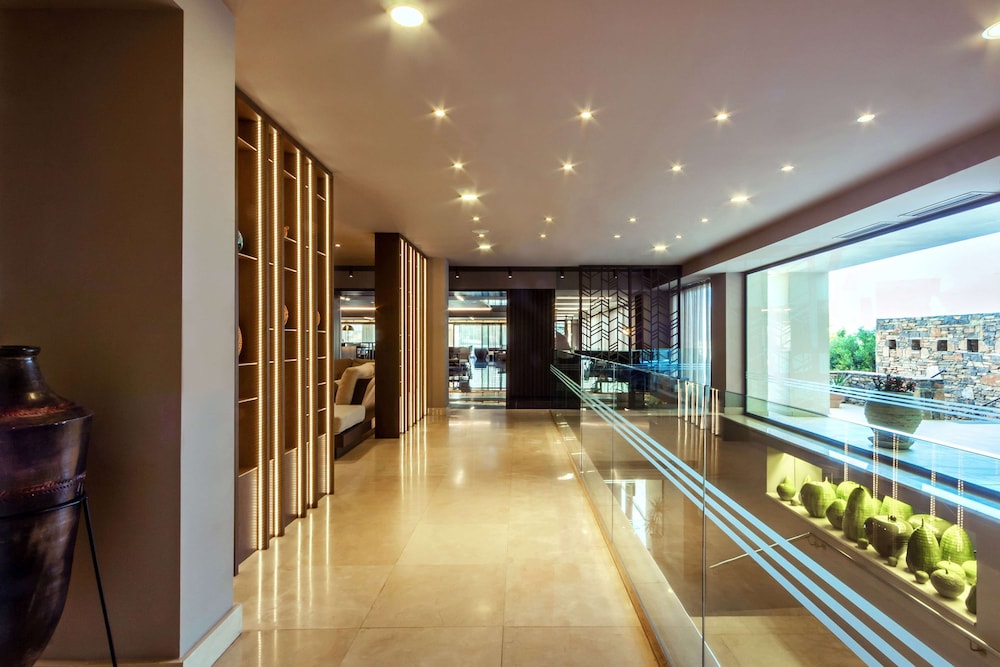 Imagen de los interiores del Hotel Wyndham Grand Crete Mirabello Bay. Foto 15