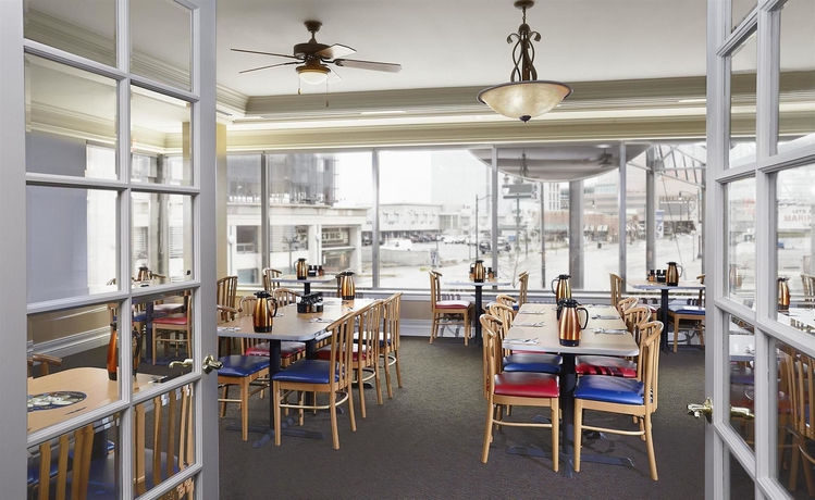 Imagen del bar/restaurante del Hotel Wyndham Grand Fallsview. Foto 3