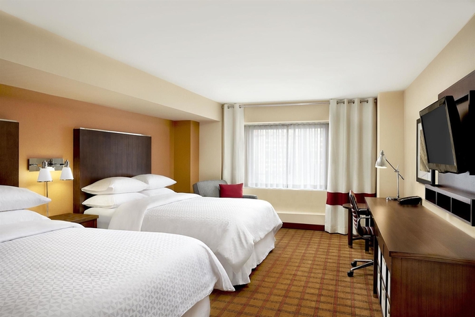 Imagen de la habitación del Hotel Wyndham Grand Fallsview. Foto 11