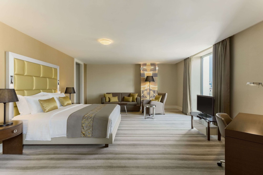 Imagen de la habitación del Hotel Wyndham Grand Istanbul Europe. Foto 11