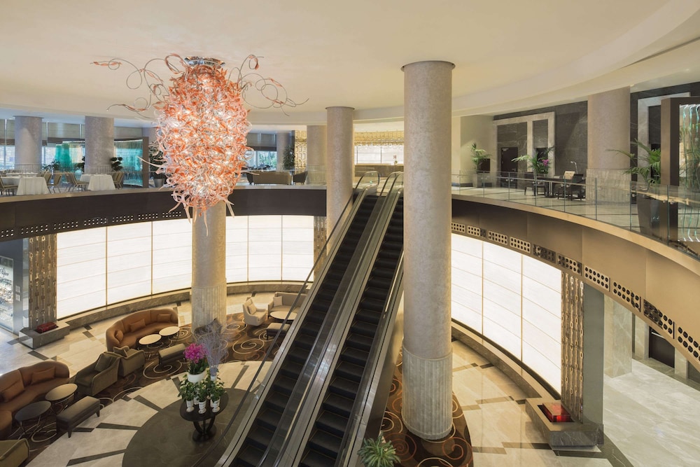 Imagen de los interiores del Hotel Wyndham Grand Istanbul Europe. Foto 17