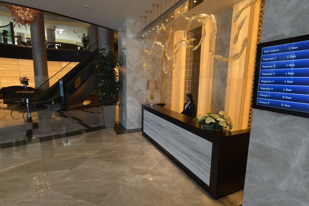 Imagen de los interiores del Hotel Wyndham Grand Istanbul Europe. Foto 20