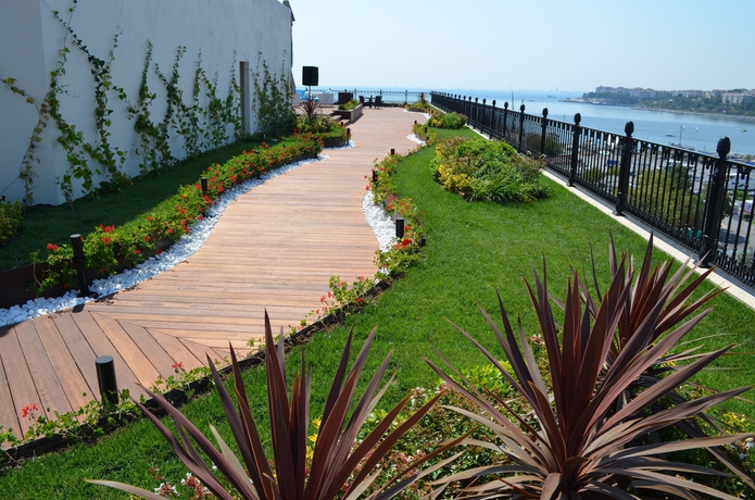 Imagen de los exteriores del Hotel Wyndham Grand Istanbul Kalamis Marina. Foto 10