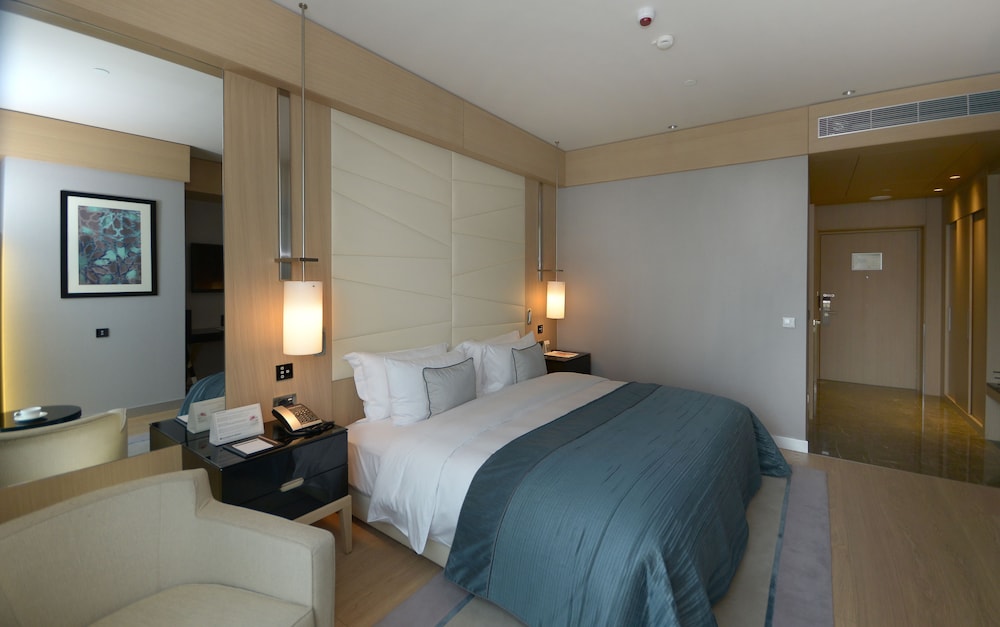 Imagen de la habitación del Hotel Wyndham Grand Istanbul Levent. Foto 5