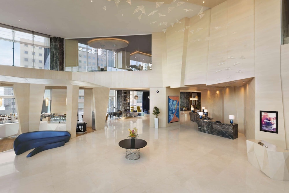 Imagen de los interiores del Hotel Wyndham Grand Istanbul Levent. Foto 19