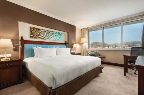 Imagen de la habitación del Hotel Wyndham Grand Kayseri. Foto 9