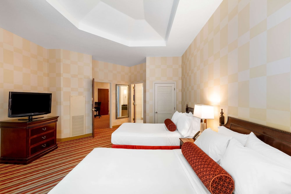 Imagen de la habitación del Hotel Wyndham Grand Oklahoma City Downtown. Foto 4