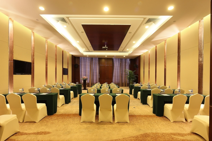 Imagen de los interiores del Hotel Wyndham Grand Plaza Royale Changsheng Jiangyin. Foto 16