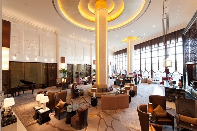 Imagen del bar/restaurante del Hotel Wyndham Grand Plaza Royale Colorful Yunnan Kunming. Foto 4