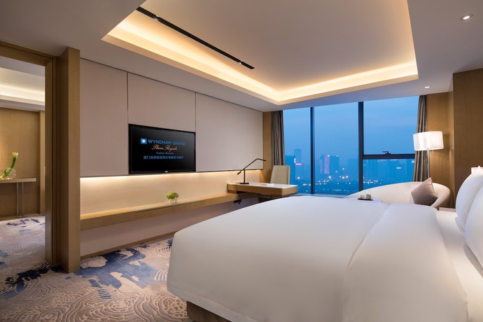 Imagen de la habitación del Hotel Wyndham Grand Plaza Royale Yuzhou Xiamen. Foto 7