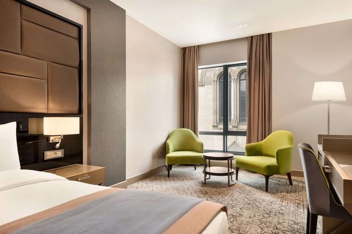 Imagen de la habitación del Hotel Wyndham Grand Tbilisi. Foto 8