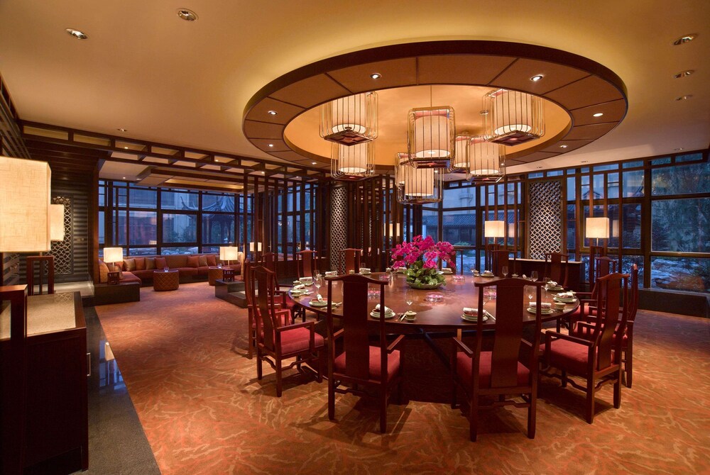 Imagen del bar/restaurante del Hotel Wyndham Grand Tianjin Jingjin City. Foto 5