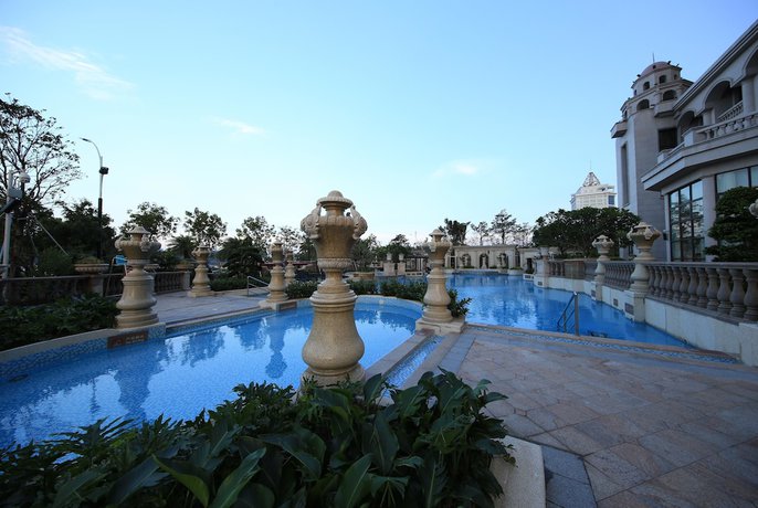 Imagen de la piscina del Hotel Wyndham Grand Xiamen Haicang. Foto 18