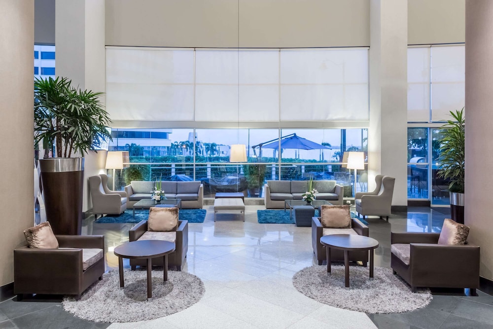 Imagen de los interiores del Hotel Wyndham Guayaquil, Puerto Santa Ana. Foto 19