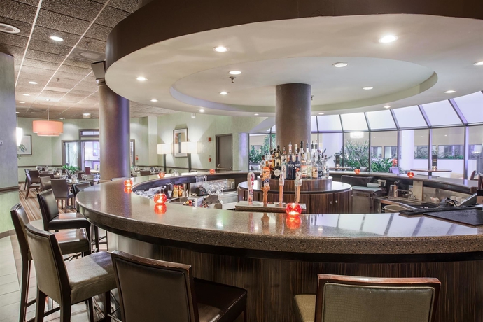Imagen del bar/restaurante del Hotel Wyndham Houston West. Foto 2