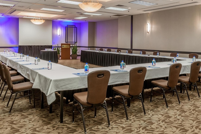 Imagen de los interiores del Hotel Wyndham Houston West. Foto 10