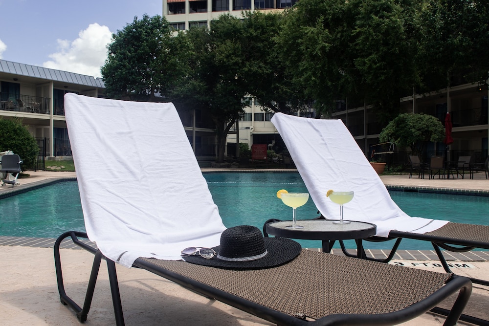 Imagen de la piscina del Hotel Wyndham Houston near NRG Park / Medical Center. Foto 20