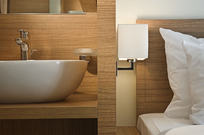 Imagen de la habitación del Hotel Wyndham Koeln. Foto 7